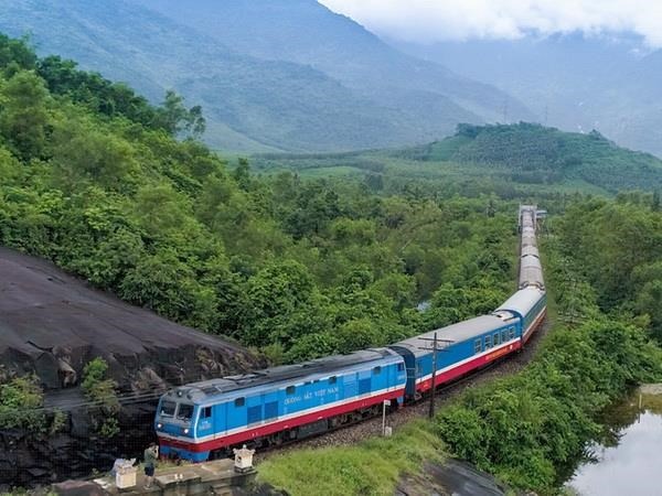 Tập đoàn lớn Trung Quốc " ngỏ lời" làm tuyến đường sắt Hà Nội - Lào Cai - Hải Phòng 388km